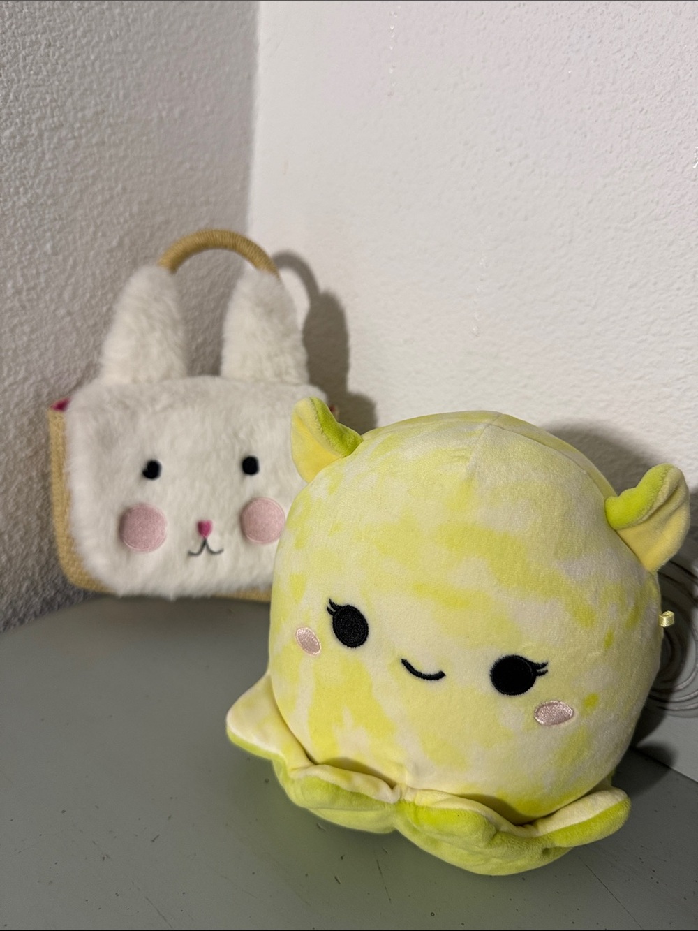 Squishmallows Duna the Octopus plush toy in yellow 8” and cat and jack bag